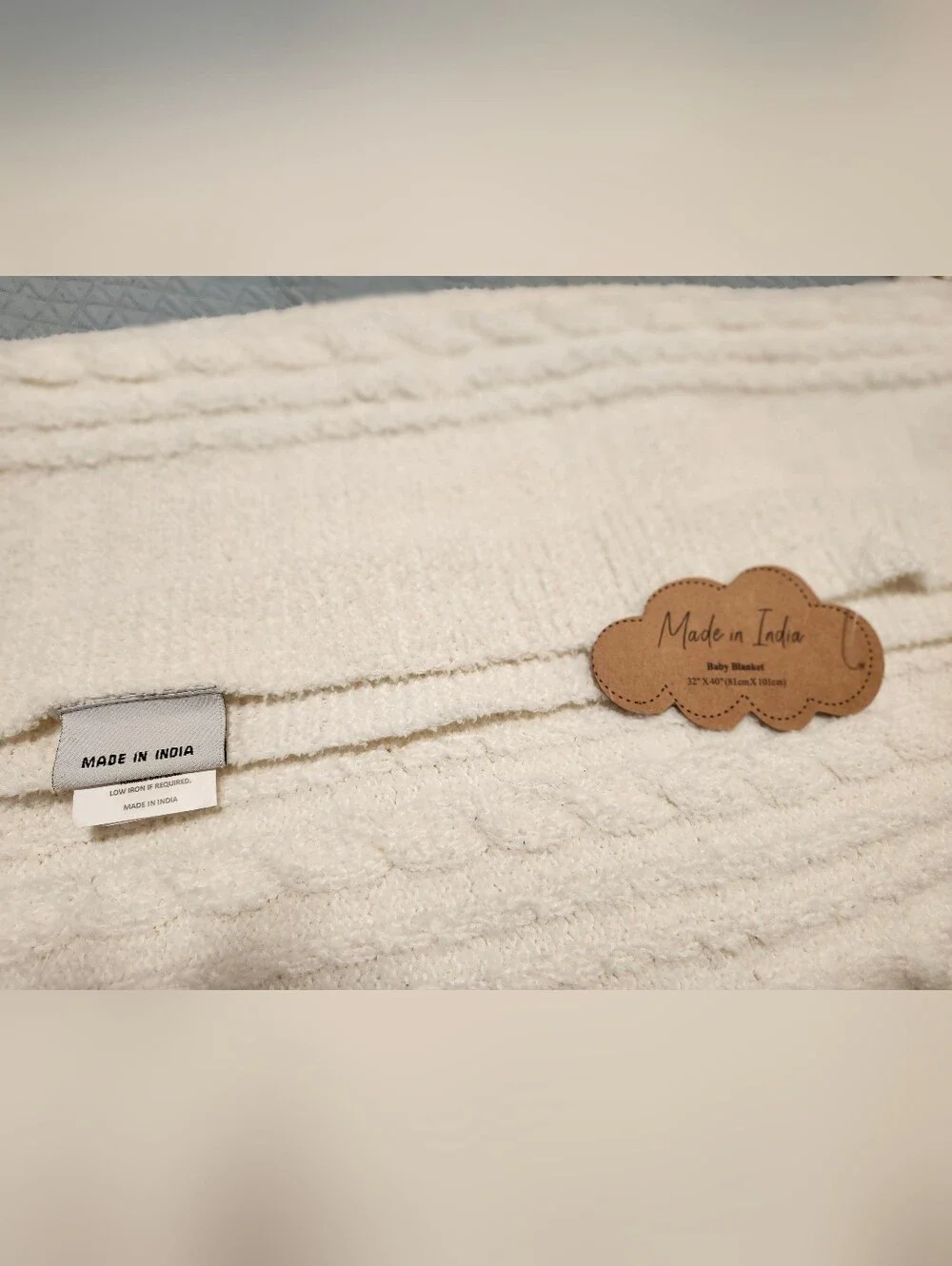 Cream Plush Baby Blanket & A Set Of 3 Head Bands And 3 Pairs Of Mittens